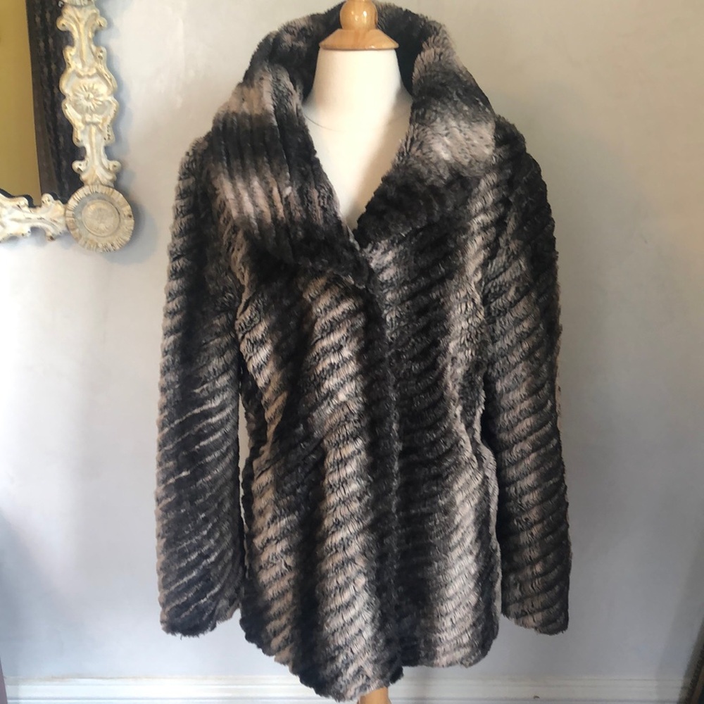 Alfani Brown & Light Brown Faux Fur Coat w/shawl collar,snap buttons Size Large